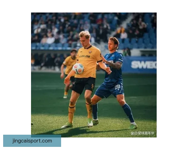 德累斯顿与赫塔球迷互掷烟火致比赛中断20分钟双方冲突引发赛场混乱